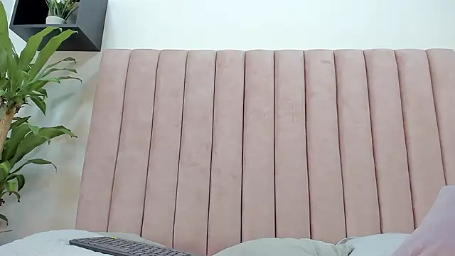 camila  herrera online show from 02/06/25, 09:11