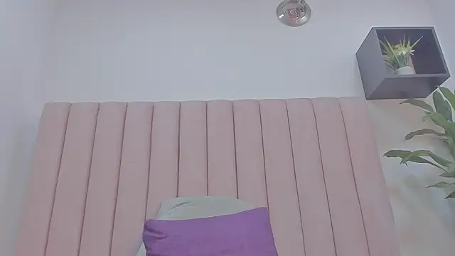 camila  herrera online show from 03/19/25, 12:34