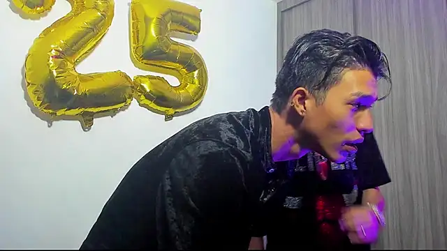 Snapshot of TommyGun_22 chatting on 01/22/25, 12:38 TommyGun 22 online show from 01/22/25, 12:38