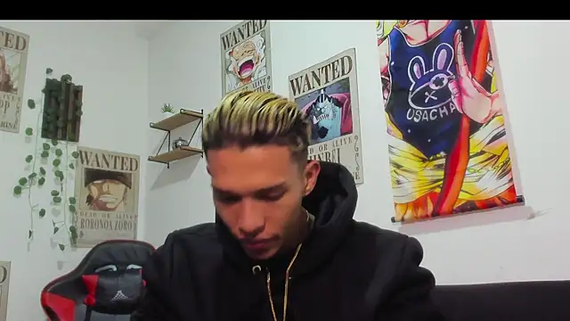 Snapshot of TommyGun_22 chatting on 09/27/25, 11:43 TommyGun 22 online show from 09/27/25, 11:43