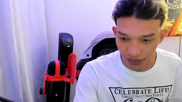 Snapshot of TommyGun_22 chatting on 12/22/25, 12:51 TommyGun 22 online show from 12/22/25, 12:51