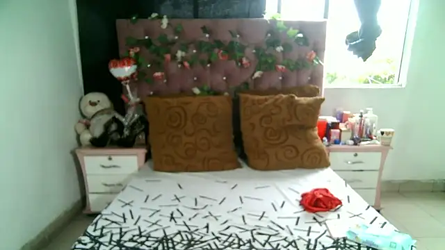 Snapshot of ValeriaTsx chatting on 09/20/25, 09:49 ValeriaTsx online show from 09/20/25, 09:49