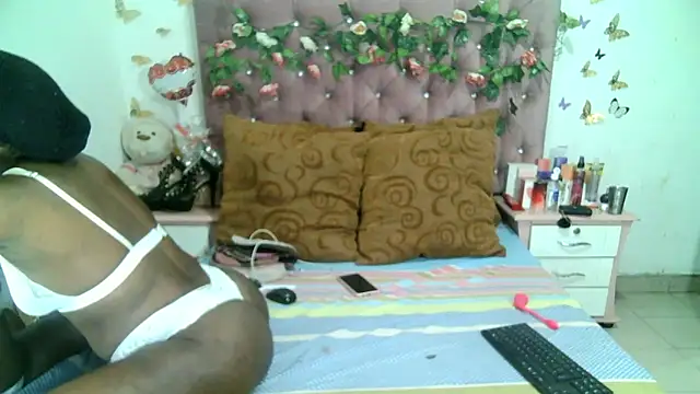 Snapshot of ValeriaTsx chatting on 10/16/25, 01:56 ValeriaTsx online show from 10/16/25, 01:56