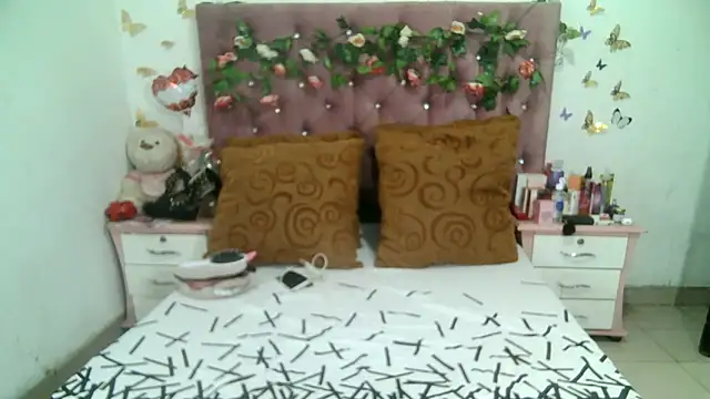 Snapshot of ValeriaTsx chatting on 10/20/25, 03:01 ValeriaTsx online show from 10/20/25, 03:01