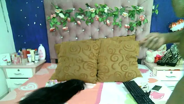 Snapshot of ValeriaTsx chatting on 11/26/25, 12:06 ValeriaTsx online show from 11/26/25, 12:06