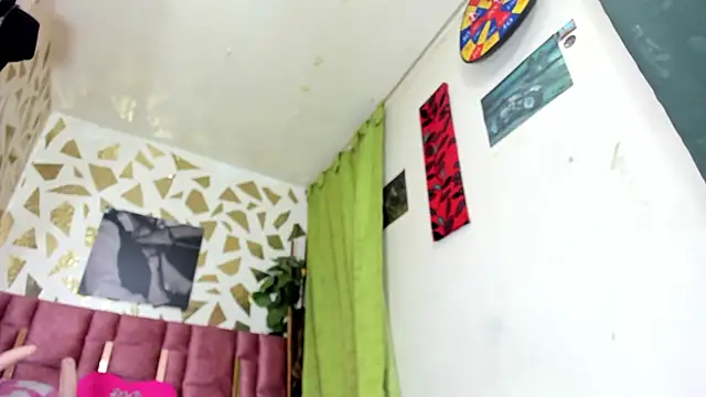 Kazsandraa online show from 12/19/25, 02:18