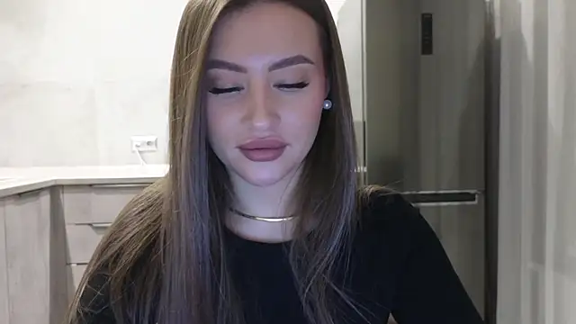 Snapshot of Cinderella____ chatting on 12/13/24, 09:09 Cinderella     online show from 12/13/24, 09:09