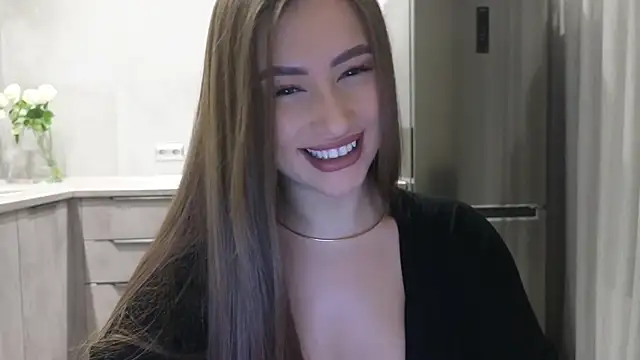 Snapshot of Cinderella____ chatting on 12/25/24, 10:48 Cinderella     online show from 12/25/24, 10:48