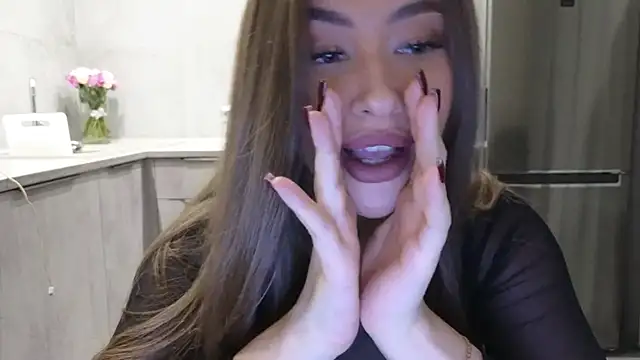 Snapshot of Cinderella____ chatting on 01/22/25, 01:10 Cinderella     online show from 01/22/25, 01:10