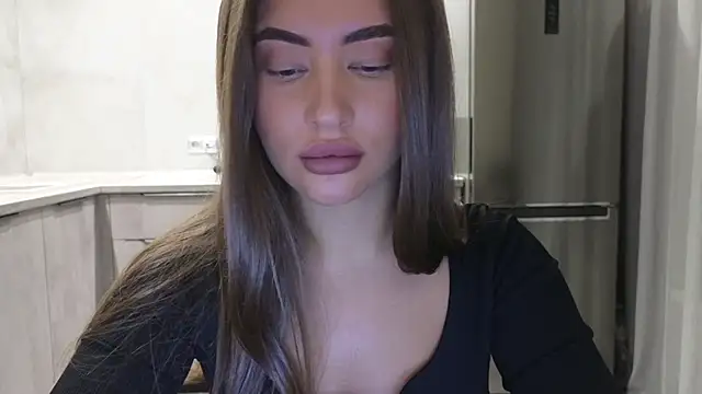 Snapshot of Cinderella____ chatting on 02/14/25, 03:47 Cinderella     online show from 02/14/25, 03:47