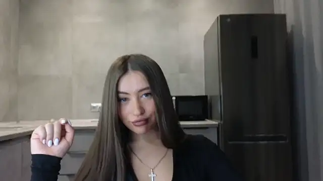 Snapshot of Cinderella____ chatting on 02/21/25, 07:32 Cinderella     online show from 02/21/25, 07:32