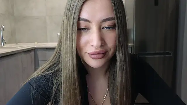 Snapshot of Cinderella____ chatting on 02/21/25, 10:37 Cinderella     online show from 02/21/25, 10:37