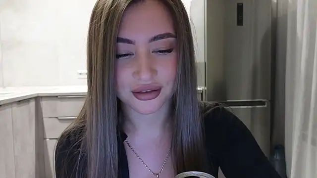 Snapshot of Cinderella____ chatting on 02/23/25, 08:44 Cinderella     online show from 02/23/25, 08:44