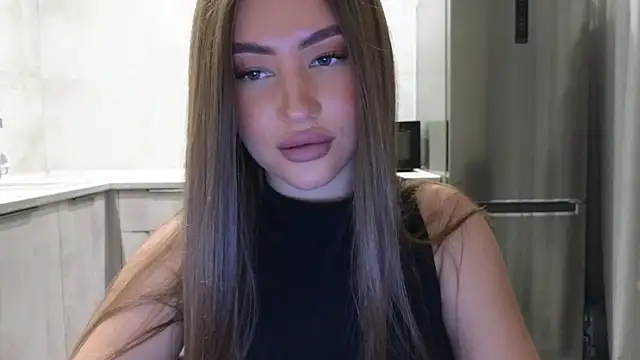 Snapshot of Cinderella____ chatting on 02/25/25, 05:47 Cinderella     online show from 02/25/25, 05:47