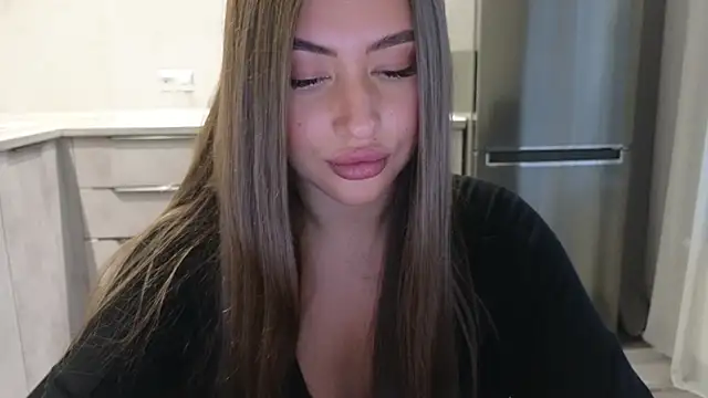 Snapshot of Cinderella____ chatting on 03/04/25, 01:23 Cinderella     online show from 03/04/25, 01:23