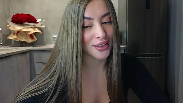 Snapshot of Cinderella____ chatting on 03/22/25, 11:31 Cinderella     online show from 03/22/25, 11:31