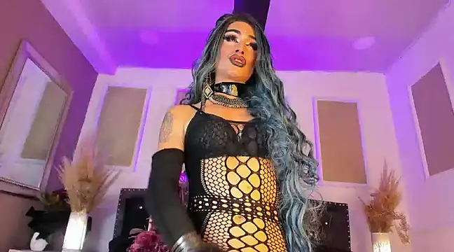 queen satin online show from 03/11/25, 07:04