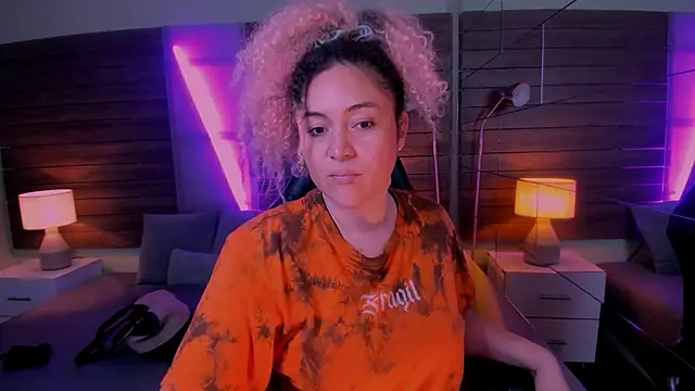 Kateryn  online show from 02/01/25, 08:47