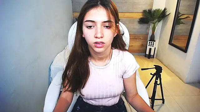 liseth fox online show from 12/11/24, 02:09