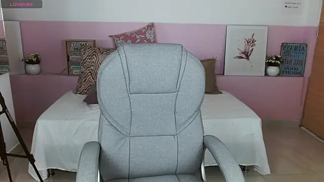 liseth fox online show from 12/14/24, 06:41