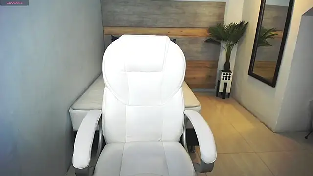 liseth fox online show from 02/28/25, 06:52