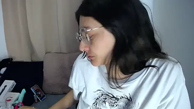 Snapshot of lessliee22_ chatting on 03/27/26, 08:26 lessliee22 online show from 03/27/26, 08:26