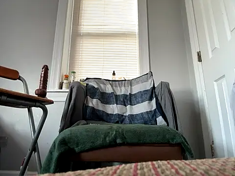 ChiRaqb8 online show from 09/28/25, 09:42