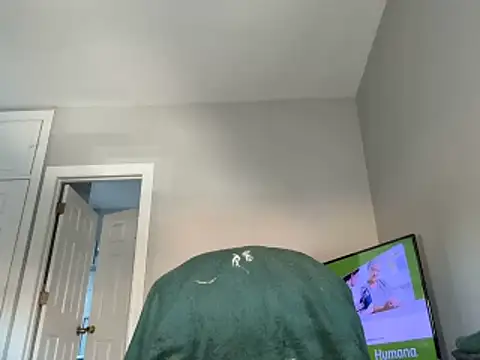 ChiRaqb8 online show from 10/31/25, 06:20