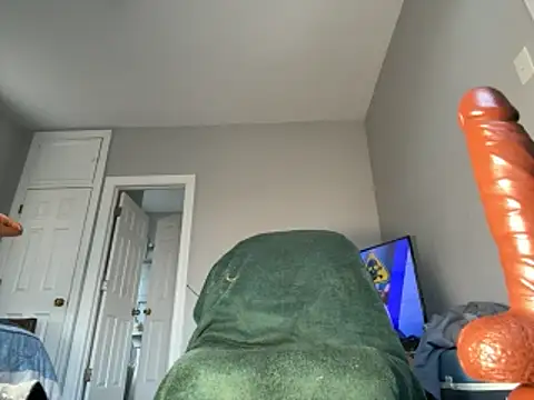 ChiRaqb8 online show from 11/04/25, 08:52