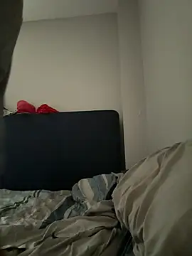 ChiRaqb8 online show from 11/19/25, 02:39