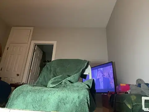 Snapshot of ChiRaqb8 chatting on 03/22/26, 03:43 ChiRaqb8 online show from 03/22/26, 03:43