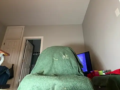 Snapshot of ChiRaqb8 chatting on 04/05/26, 12:08 ChiRaqb8 online show from 04/05/26, 12:08