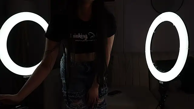 lara madisson online show from 11/10/25, 04:55