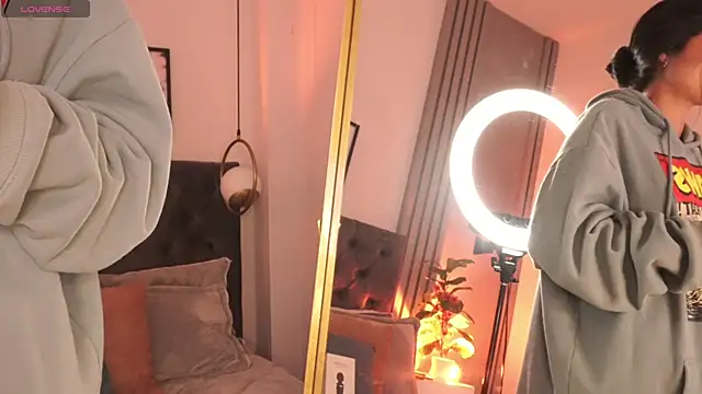 lara madisson online show from 11/15/25, 06:22