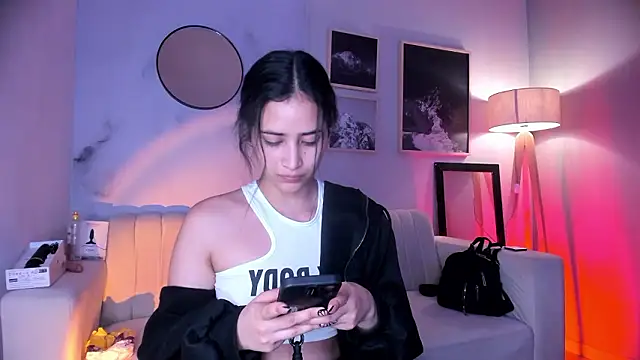 lara madisson online show from 02/09/26, 05:33