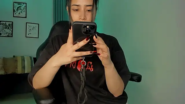 Snapshot of lara_madisson chatting on 03/16/26, 06:50 lara madisson online show from 03/16/26, 06:50