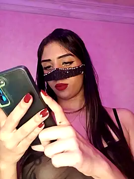 Snapshot of ---sophia--- chatting on 12/17/25, 11:11 ---sophia--- online show from 12/17/25, 11:11