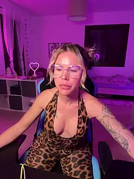 Lara Bergmann online show from 01/27/25, 05:37