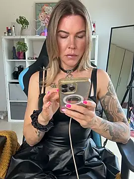 Lara Bergmann online show from 03/29/26, 09:53