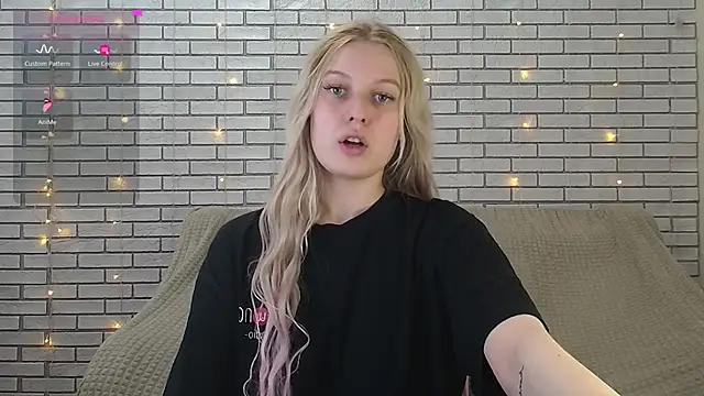 Snapshot of EmiliaDuchess chatting on 12/10/24, 03:12 EmiliaDuchess online show from 12/10/24, 03:12