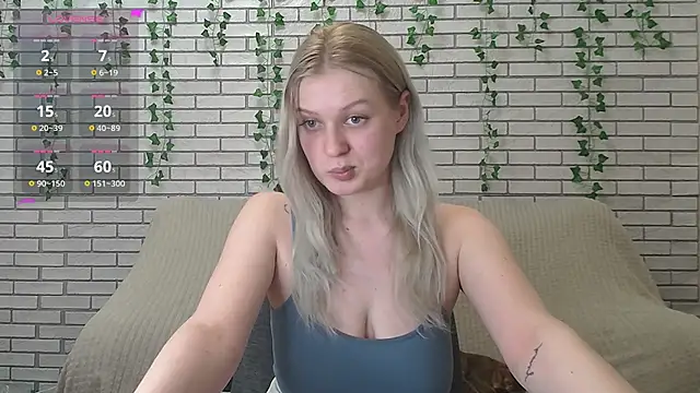 Snapshot of EmiliaDuchess chatting on 01/27/25, 11:54 EmiliaDuchess online show from 01/27/25, 11:54