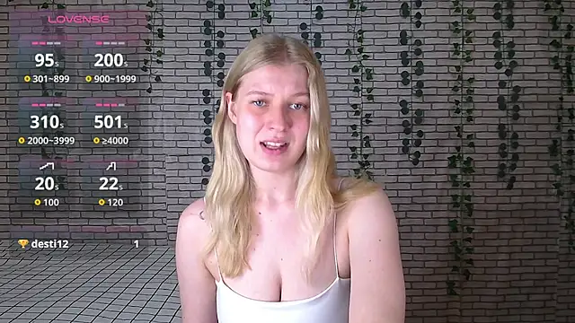 Snapshot of EmiliaDuchess chatting on 09/09/25, 11:21 EmiliaDuchess online show from 09/09/25, 11:21