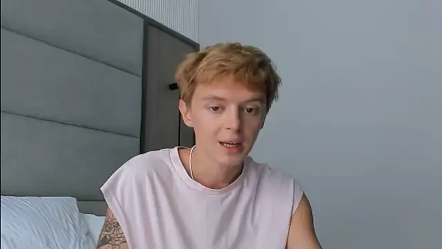 Snapshot of agelandreww chatting on 07/18/26, 12:31 agelandreww online show from 07/18/26, 12:31