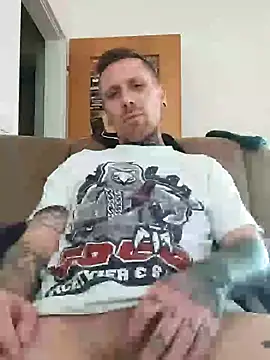 Snapshot of Schabernack1990 chatting on 12/28/24, 01:28 Schabernack1990 online show from 12/28/24, 01:28