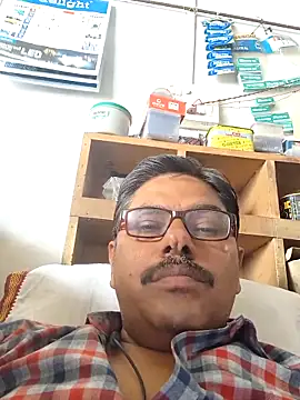 Snapshot of Srmotrs chatting on 04/27/26, 08:34 Srmotrs online show from 04/27/26, 08:34