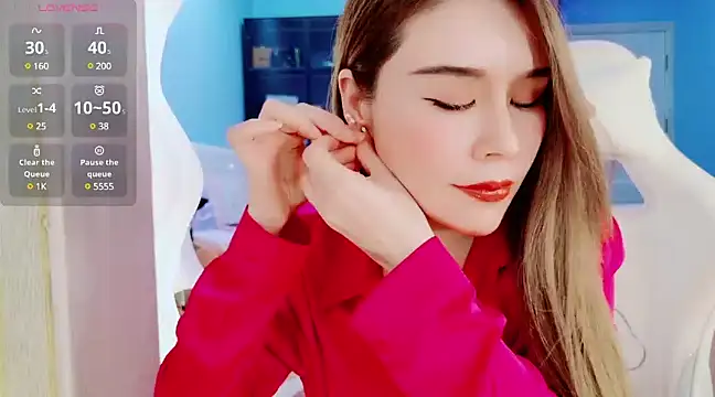 Snapshot of HU131452 chatting on 01/18/25, 10:06 HU131452 online show from 01/18/25, 10:06