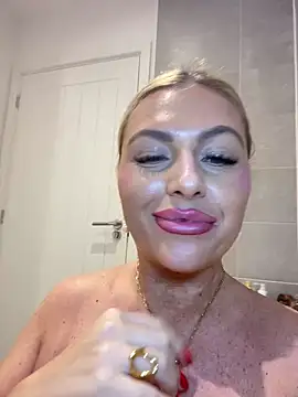 Arabellalee23 online show from 01/18/26, 06:01