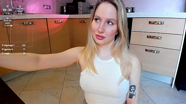 Snapshot of AnnLevine chatting on 03/11/26, 01:39 AnnLevine online show from 03/11/26, 01:39