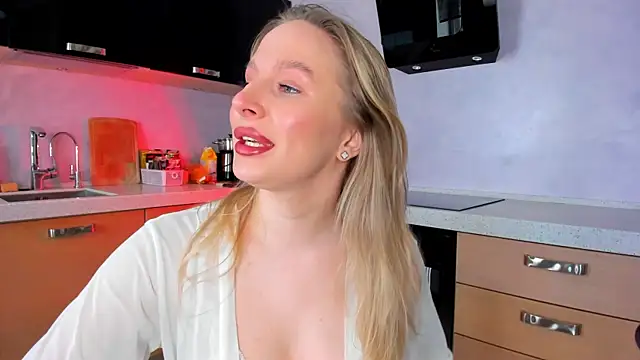 Snapshot of AnnLevine chatting on 04/05/26, 01:08 AnnLevine online show from 04/05/26, 01:08