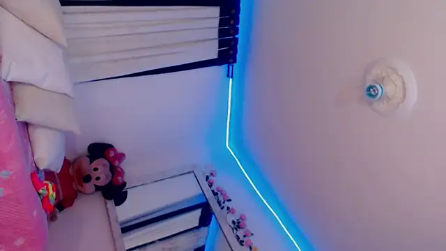 Snapshot of touchm_cockhard chatting on 02/04/25, 09:28 touchm cockhard online show from 02/04/25, 09:28